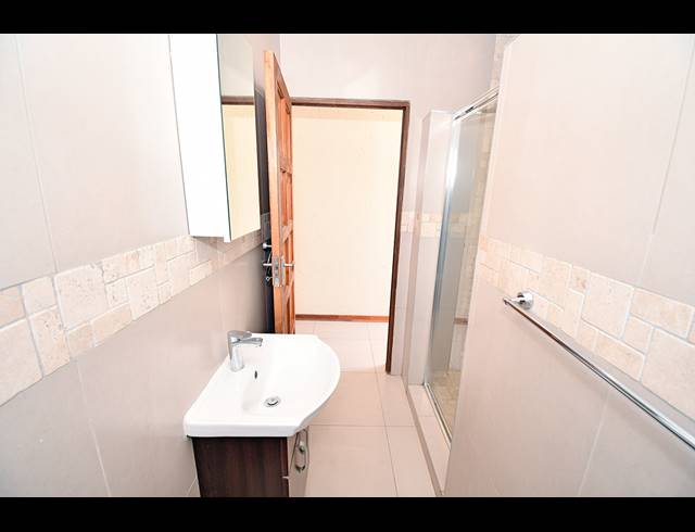 3 BEDROOM TOWNHOUSE TO LET IN LINDEN